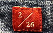 Load image into Gallery viewer, Lucky Brand Womens Blue Medium Wash Denim Straight Leg Jeans Size 2/26