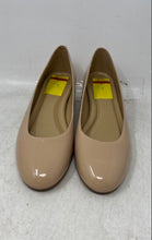 Load image into Gallery viewer, Michael Kors Womens Beige Patent Leather Slip-On Block Pump Heels Size 8M