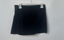 Load image into Gallery viewer, Forever 21 Womens Black Flat Front Casual Back Zip Mini Skirt Size Large