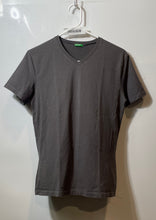 Load image into Gallery viewer, United Colors Of Benetton Mens Gray V-Neck Pullover T-Shirt Size Medium