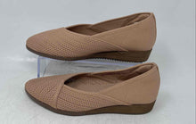 Load image into Gallery viewer, Skechers Womens Cleo Sawdust Sweet Sensation Beige Slip-On Ballet Flats Size 7