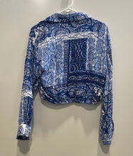 Load image into Gallery viewer, Zara Womens Blue White Paisley Print Long Sleeve Collared Cropped Top Size M