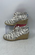 Load image into Gallery viewer, Toms Womens Desert Gray White Lace-Up Wedge Heel Ankle Bootie Boots Size 7.5