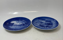 Load image into Gallery viewer, Set Of 2 Pcs Desiree Denmark Hans Christian Andersen Collector Plates