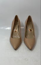 Load image into Gallery viewer, Vince Camuto Womens Akenta Beige Leather Slip-On Pointed Toe Pump Heels Size 7