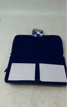 Load image into Gallery viewer, Vera Bradley Womens Blue White Printed Credit Card Slots Zip-Around Wallet