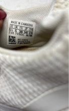 Load image into Gallery viewer, Adidas Mens Swift Run F34315 White Round Toe Lace-Up Sneaker Shoes Size 5.5