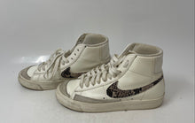 Load image into Gallery viewer, Nike Womens Blazer 77 Mid White Lace-Up Basketball Sneakers Shoes Size 6