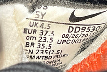 Load image into Gallery viewer, Nike Kids Air Force 1 LV8 White Orange Roswell Raywuns Sneaker Shoes Size 5Y