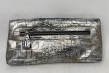 Load image into Gallery viewer, Goldenbleu Womens Metallic Gray Chrome Color Croc Embossed Clutch Purse