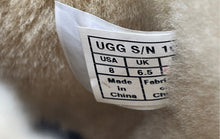 Load image into Gallery viewer, Ugg Womens Classic Short II Khaki Suede Round Toe Pull-On Ice Snow Boots Size 8