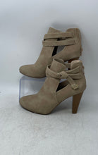 Load image into Gallery viewer, JLO Jennifer Lopez Womens Charlie Taupe Beige Back Zip Ankle Bootie Size 7.5M