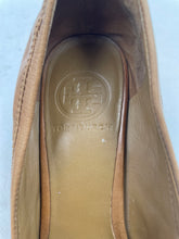 Load image into Gallery viewer, Authentic Tory Burch Womens Brown Leather Wedge Pump Heels Size 8.5M Damaged