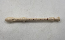 Load image into Gallery viewer, Yamaha YRS-24B White Open Hole Baroque Style Soprano Recorder With Box