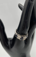 Load image into Gallery viewer, Unbranded Fashion Women's Ring Weight 3.3g (NCL)