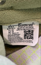 Load image into Gallery viewer, Nike Womens Dunk Low SE DQ7579-300 White And Green Round Toe Sneakers Shoes Sz 9