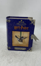 Load image into Gallery viewer, 2000 Hallmark Keepsake Harry Potter Hedwig The Owl Decoration Figurine Ornament