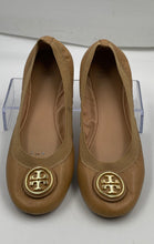 Load image into Gallery viewer, Authentic Tory Burch Womens Caroline 2 Beige Ballet Flats Size 7.5 M Damaged