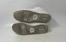 Load image into Gallery viewer, AND1 Womens WMA142ES010 White Faux Leather High Top Basketball Shoes Size 8