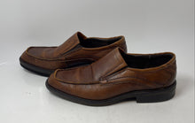 Load image into Gallery viewer, Ecco Mens Helsinki 2.0 Brown Leather Apron Toe Slip-On Loafer Shoes Size 8