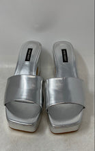 Load image into Gallery viewer, Nine West Womens Oklee3 Silver Leather Slip-On Block Platform Heels Size 6 1/2M