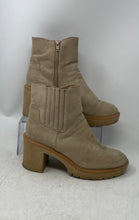 Load image into Gallery viewer, Universal Thread Womens Beige Round Toe Side Zip Block Heel Ankle Boots Size 8.5