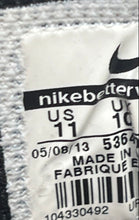 Load image into Gallery viewer, Nike Mens Satire White Black Low Top Sneaker Shoes Size 11 No Laces