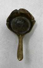 Load image into Gallery viewer, Solid Brass Collectible Engraved Long Handle Tobacciana Ashtray