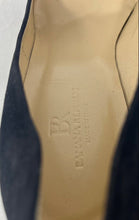 Load image into Gallery viewer, Banana Republic Womens Black Leather Pointed Toe Slip-On Pump Heels Size 8.5
