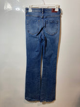 Load image into Gallery viewer, Zara Womens Blue Denim Light Wash 5-Pockets Design Flared Jeans Size 6