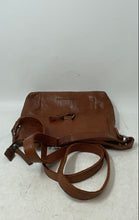 Load image into Gallery viewer, Spikes & Sparrow Womens Brown Leather Adjustable Strap Zip Top Crossbody Bag