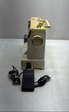 Load image into Gallery viewer, Singer 6233 Cream Household Portable Sewing Machine With Foot Pedal Not Tested