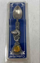 Load image into Gallery viewer, VTG Lot Of 4 Pcs Assorted Walt Disney Souvenir Mixed Collectible Spoons With Box