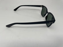 Load image into Gallery viewer, Ray-Ban Unisex Black Sunglasses RB4323 601/31 Square G-15 Green Lenses (NCL)