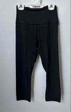 Load image into Gallery viewer, Lululemon Womens Black Elastic Waist Pull-On Activewear Capri Leggings Size 4