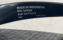 Load image into Gallery viewer, Michael Kors Womens Black Signature Print Slip-On Flat Flip Flop Sandals Size 9M
