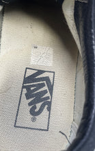Load image into Gallery viewer, Vans Unisex Old Skool Off The Wall Black Sneaker Shoes Size M6.5 W8