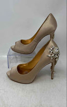 Load image into Gallery viewer, Badgley Mischka Womens Kiara Beige Embellished Stiletto Pump Heels Size 6