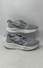 Load image into Gallery viewer, Nike Mens 599392-002 Gray Pink Round Toe Lace-Up Running Shoes Size 8 No Insole