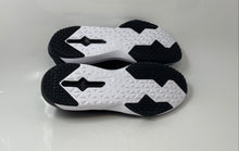 Load image into Gallery viewer, Nike Mens Retaliation Trainer 2 Black White Low Top Lace-Up Running Shoes Sz 12