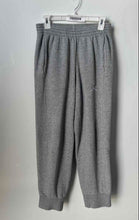 Load image into Gallery viewer, Air Jordan Kids Gray Tapered Leg Elastic Waist Sweatpant Size Small