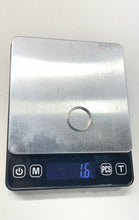 Load image into Gallery viewer, Women's Silver Tone Ring Size 8. Weight 1.6g (NCL)