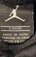 Load image into Gallery viewer, Nike Boys Black Elastic Waist Pull-On Activewear Basketball Shorts Size L
