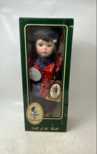 Load image into Gallery viewer, Geppeddo Of The World Chinese Porcelain Traditional Attire Girl Doll With Box
