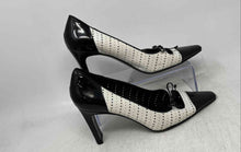 Load image into Gallery viewer, Via Spiga Womens White Black Leather Cap Toe Slip-On Pump Heels Size 8M