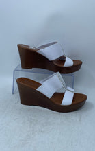 Load image into Gallery viewer, Italian Shoemakers Womens White Wedge Heel Slip-On Slide Sandals Size 8.5M