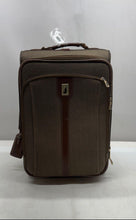 Load image into Gallery viewer, London Fog Unisex Beige Expandable Piccadilly Rolling Wheels Spinner Luggage