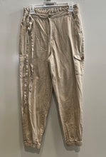 Load image into Gallery viewer, Guess Womens Beige Cargo Pockets Flat Front Tapered Leg Jogger Pants Size M