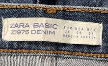 Load image into Gallery viewer, Zara Basic Womens Blue Medium Wash Pockets Denim Skinny Leg Jeans Size 6