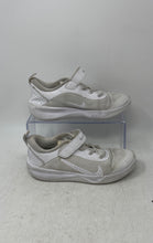 Load image into Gallery viewer, Nike Kids Omni Multi-Court DM9026-100 White Low Top Sneaker Shoes Size 2.5Y